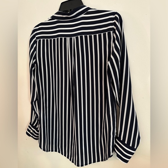 JCrew classic-fit silk shirt in stripe navy blue. Size 0. - Picture 9 of 13